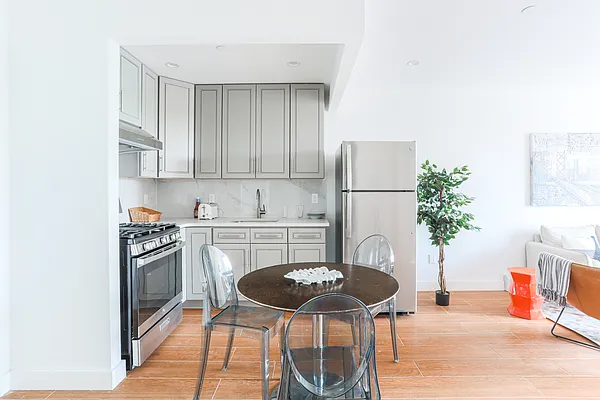 Rented by ABODE NYC LLC | media 9