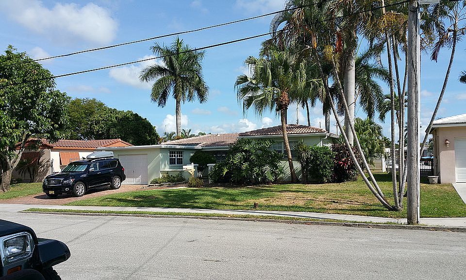 2nd image of 1013 Guava Isle