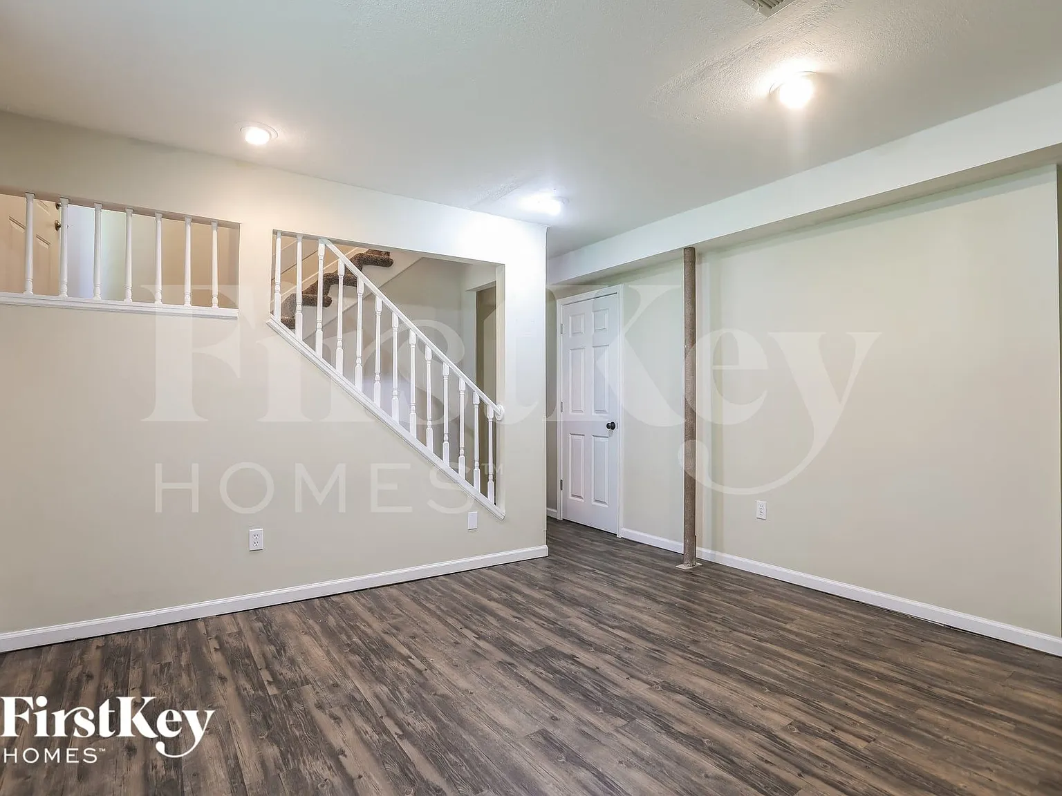 3 bed, 2.0 bath, 1350 sqft, $2,120 — Photo 4