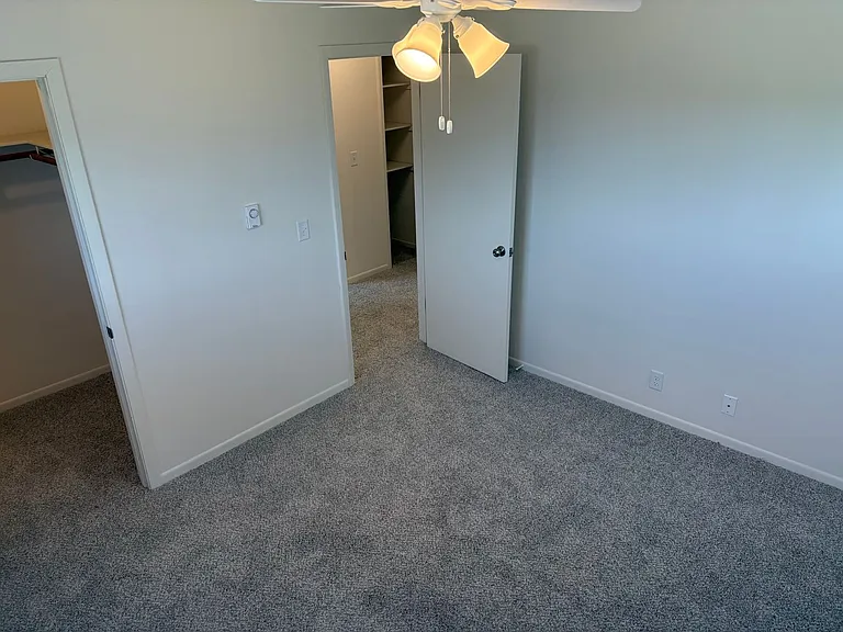 834 N Bell St — Photo 9