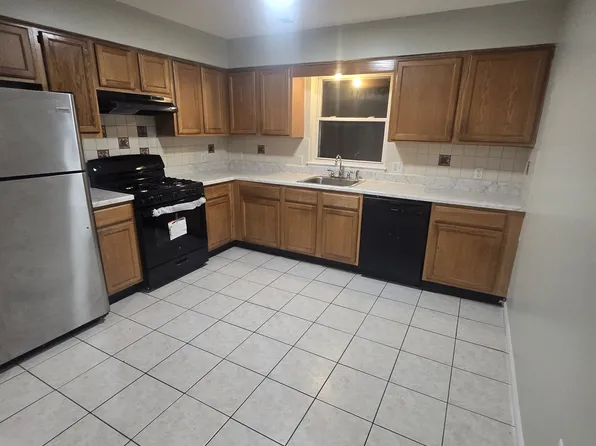 132 Fabyan Pl #G2, Newark, NJ 07112