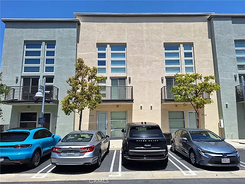 1504 W Artesia Sq #B Photo 1