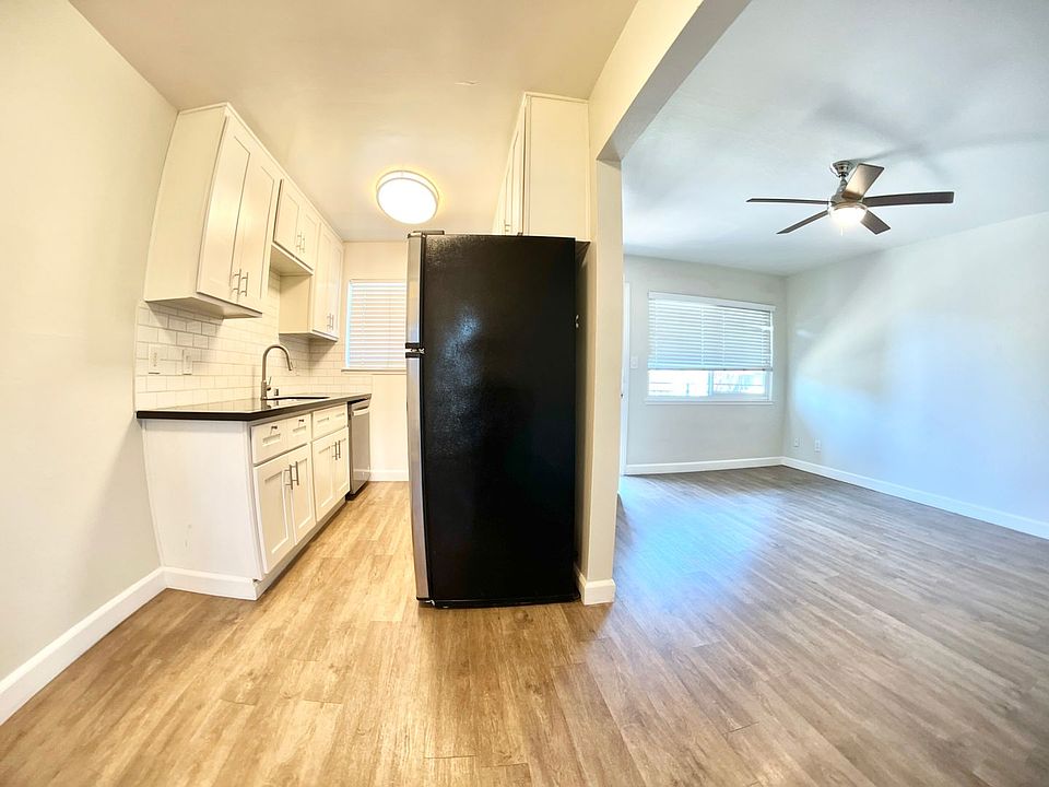 1st image of 350 Dunster Dr #20