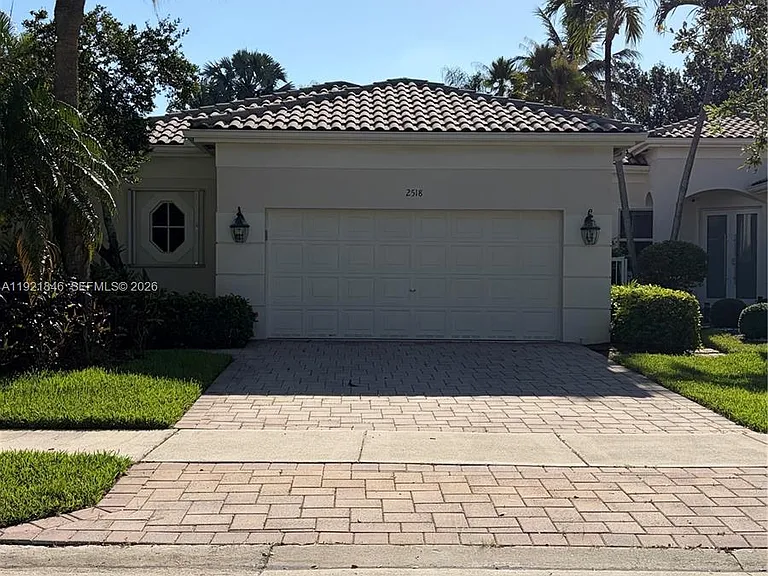 2518 Bay Pointe Ct — Photo 3