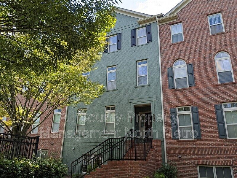 1st image of 6465 Chariot St NE #32