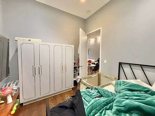 Rented by ERNY LLC | media 12