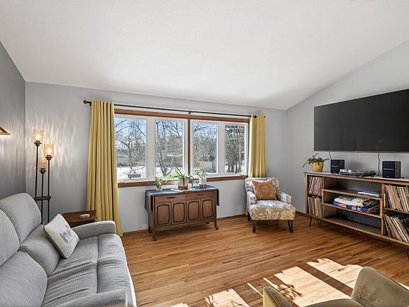 4th image of 770 Hull Rd