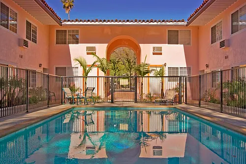 405 E Oak St #D Photo 1