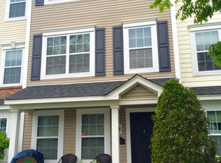 4 Maler Ln, Patchogue, NY 11772