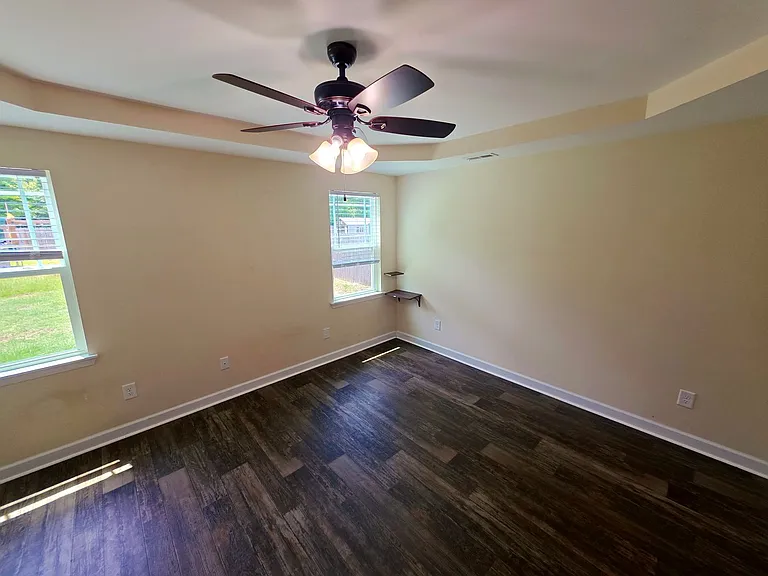 222 Rowland Dr — Photo 10