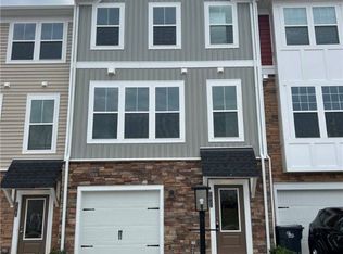 8843 Foxway Ridge Ln, Glen Allen, VA 23060