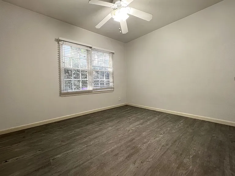 319 Bonito Ave — Photo 5