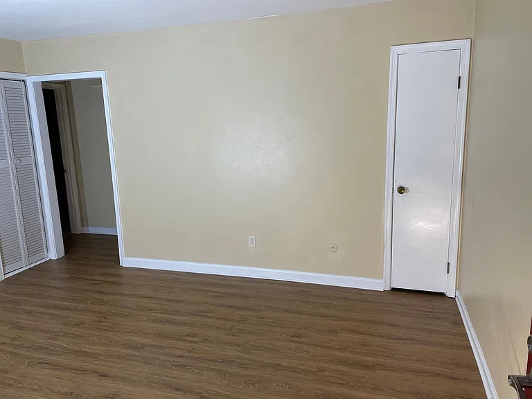 1284 Pall Mall St — Photo 2