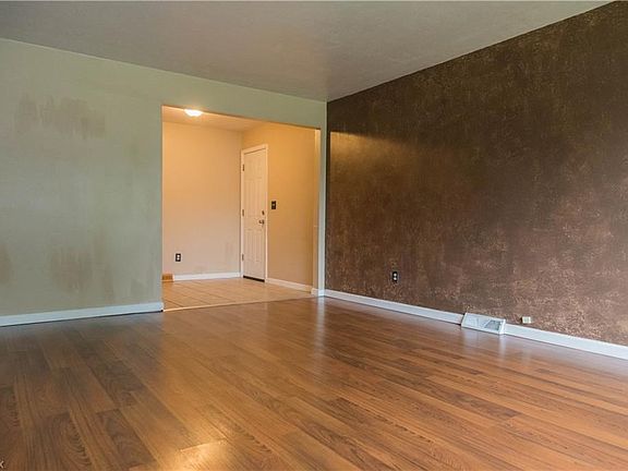 3rd image of 1243 Arthur Ct