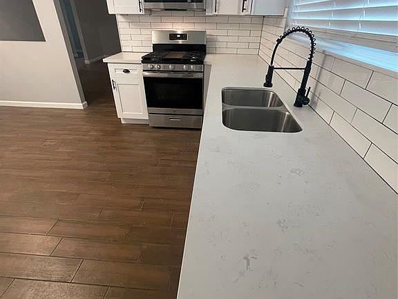 4th image of 5109 Tamarach Dr
