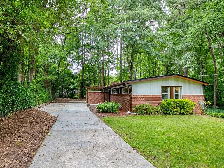 2700 Brook Park Way — Photo 2