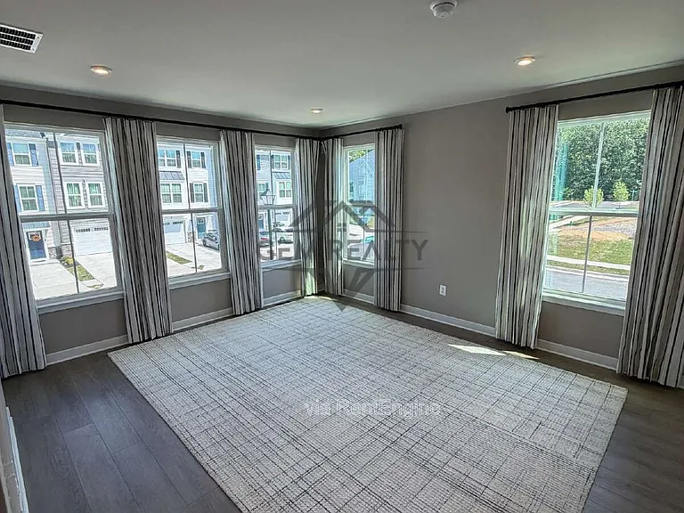 8700 Stevenson Ln — Photo 28