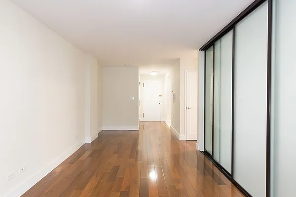 Rented by Stonehenge NYC LLC | media 16