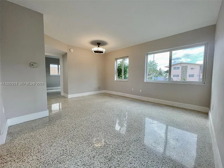 174 E 5th St #1 — Photo 2