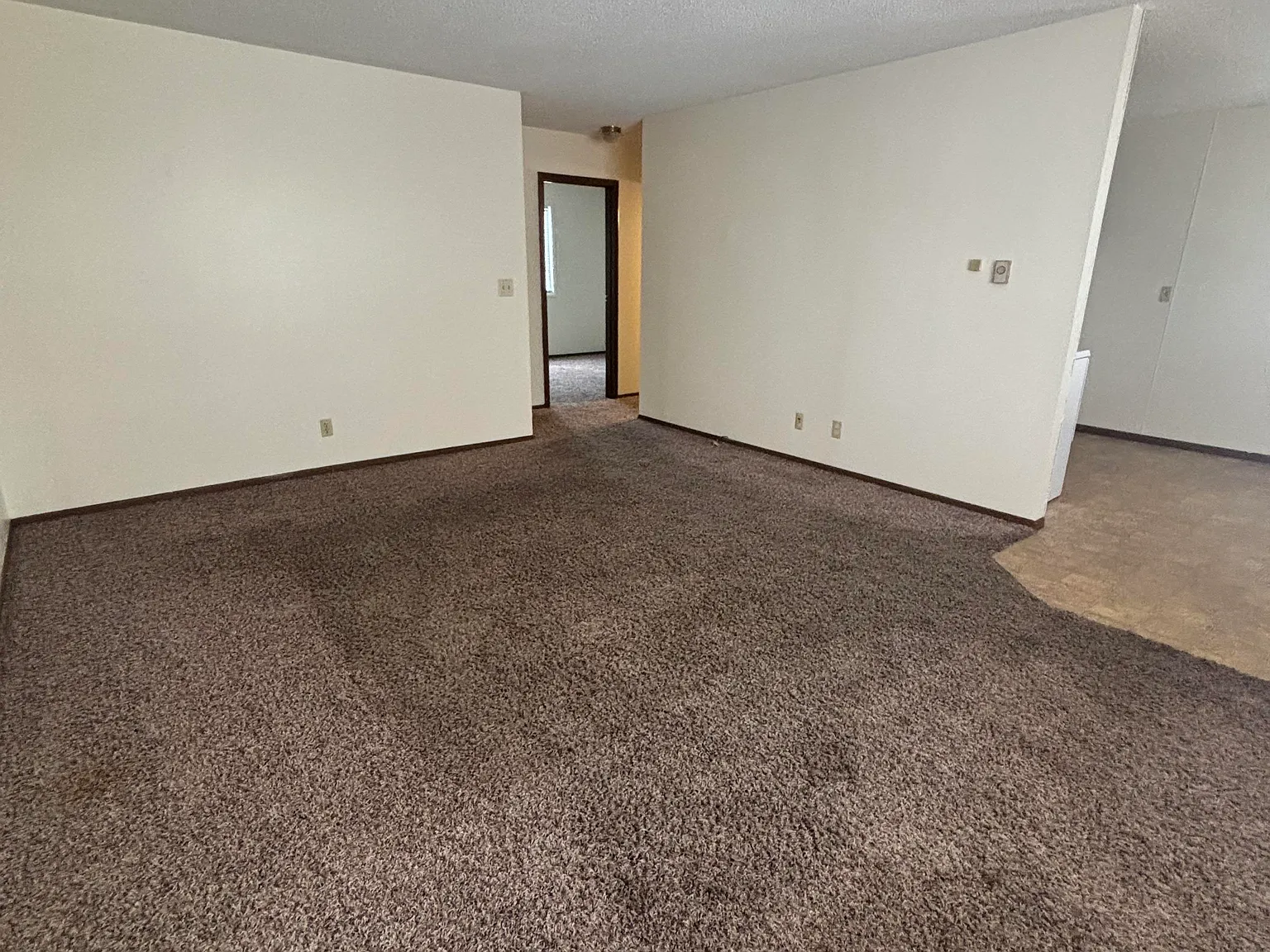2 bed, 700 sqft, $850 — Photo 3