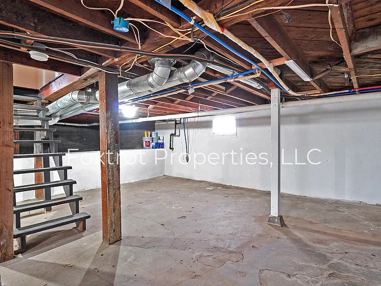 1609 E Cherry St — Photo 21