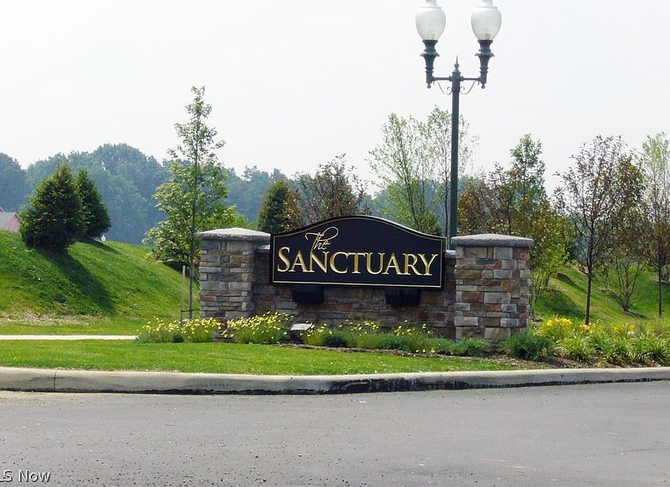 1st image of Honeysuckle Dr