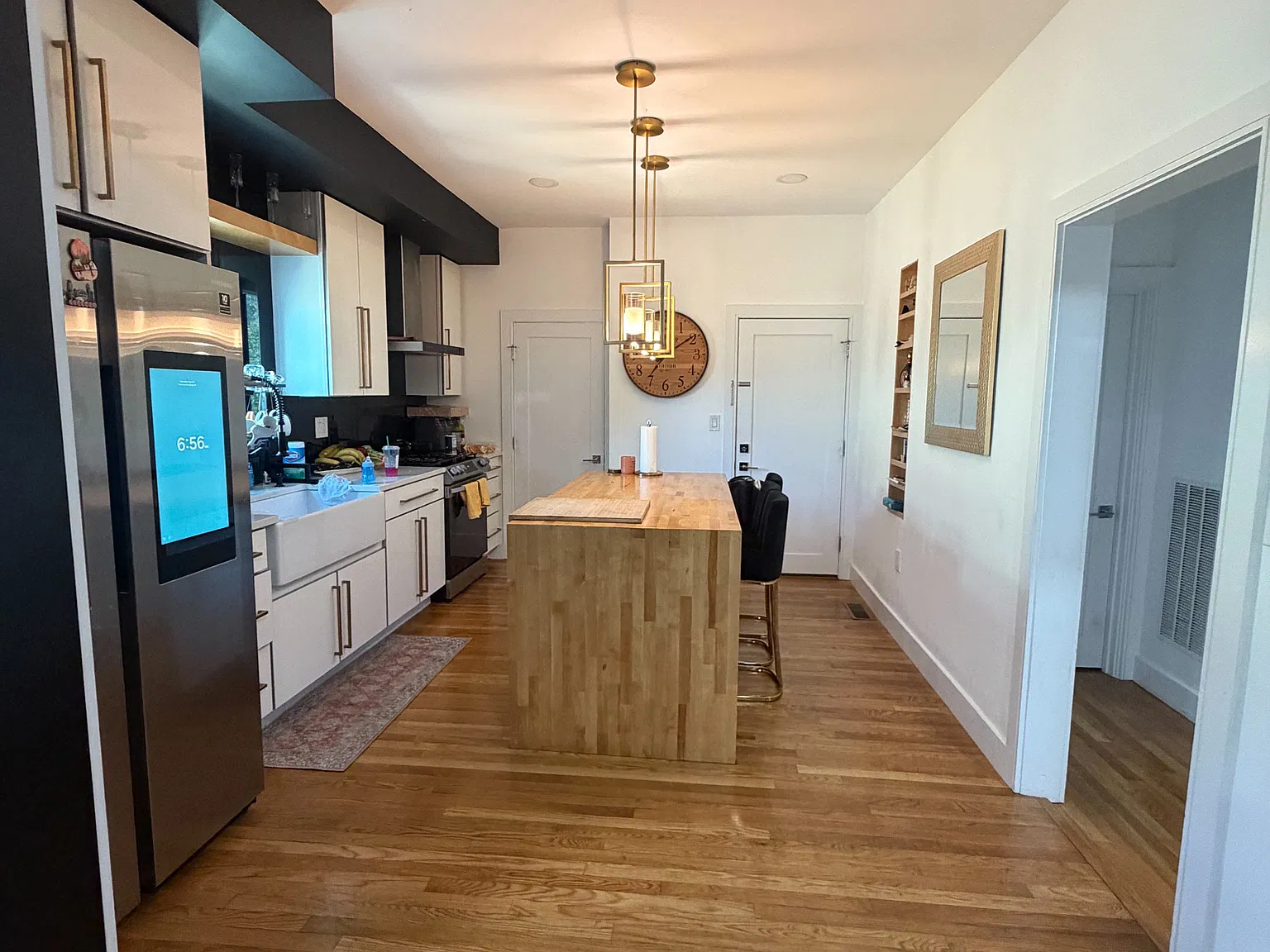 3 bed, 1100 sqft, $3,250 — Photo 2