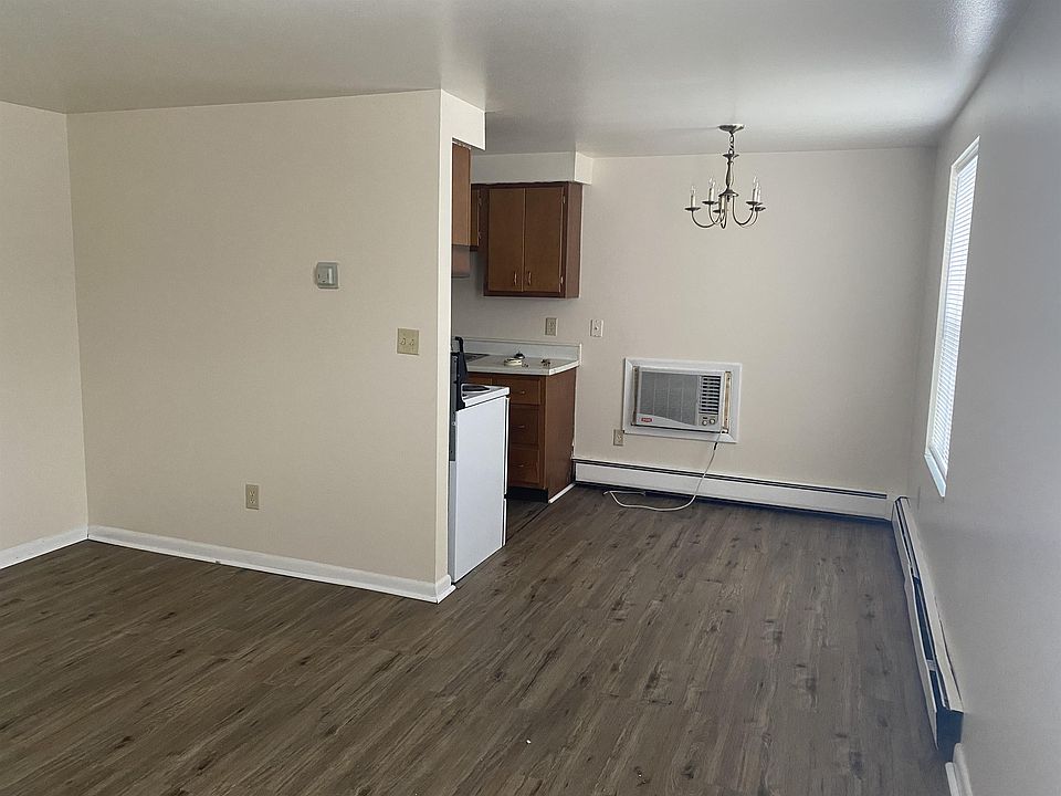 1st image of 841 Continental Ct #2