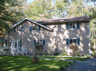 134 Orchard Rd, Hawley, PA 18428