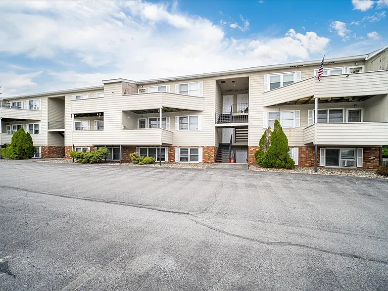 214 West Rd #13 — Photo 8