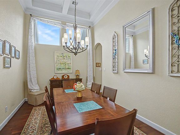 4th image of 4840 Bayou Dr