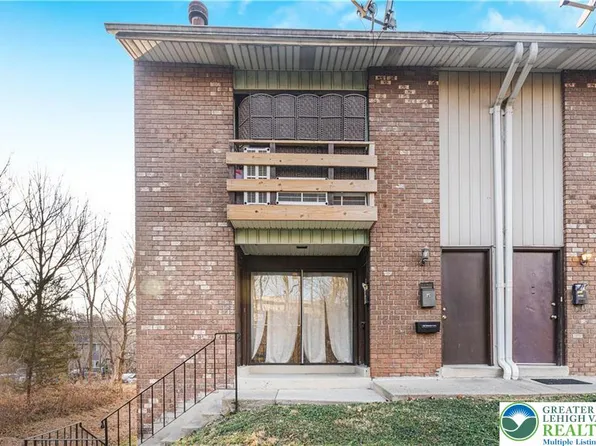 1547 Creekside Rd #B4-2, Whitehall, PA 18052