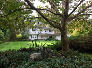 22 Sand Brook Rd, Pittsford, NY 14534