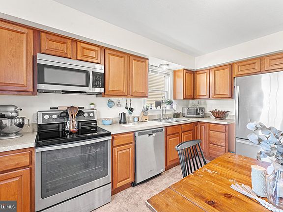 4th image of 405 Willow Lawn Dr