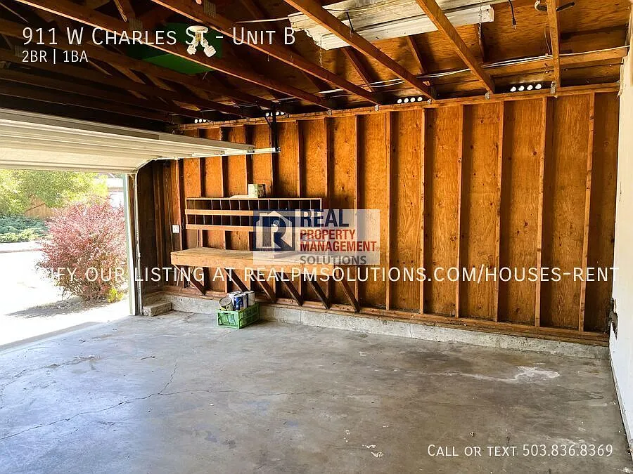 Half Off Of First Month's Rent! Newly Renovated 2-Bedroom Duplex With 2-Car Garage Walk To Downto... — Photo 4