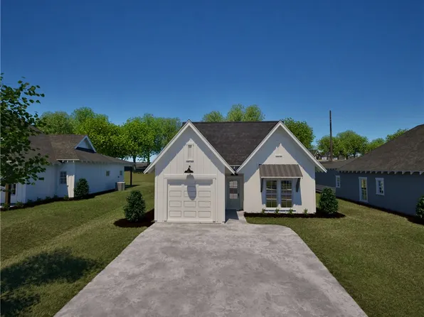 68 Summer St, Opelika, AL 36804