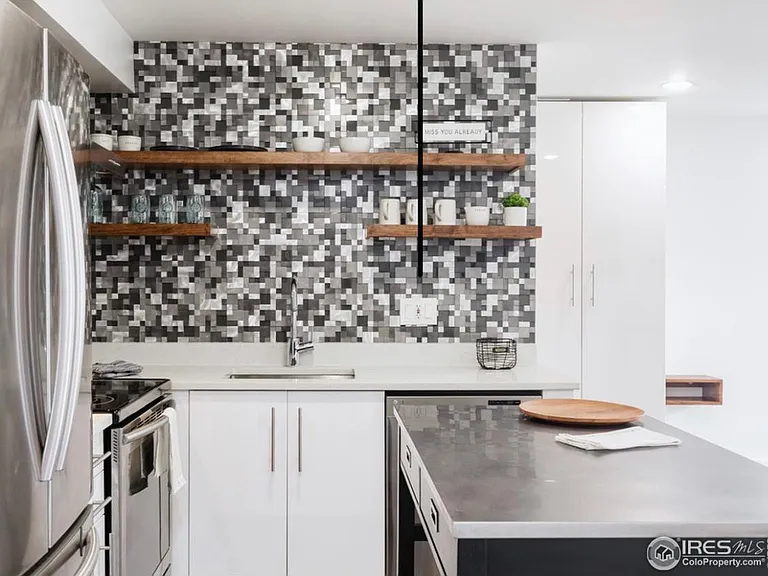 1405 Broadway St #203 — Photo 7
