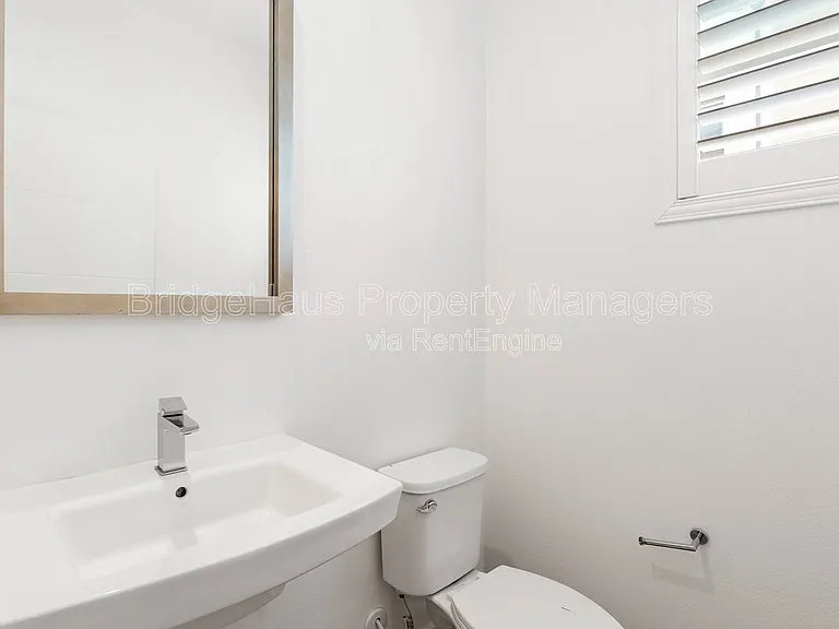 721 Shoreline Rd — Photo 20