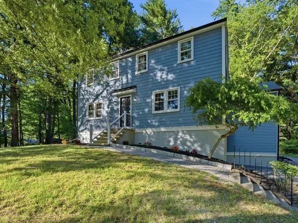 3 Jonathan Ln, Chelmsford, MA 01824