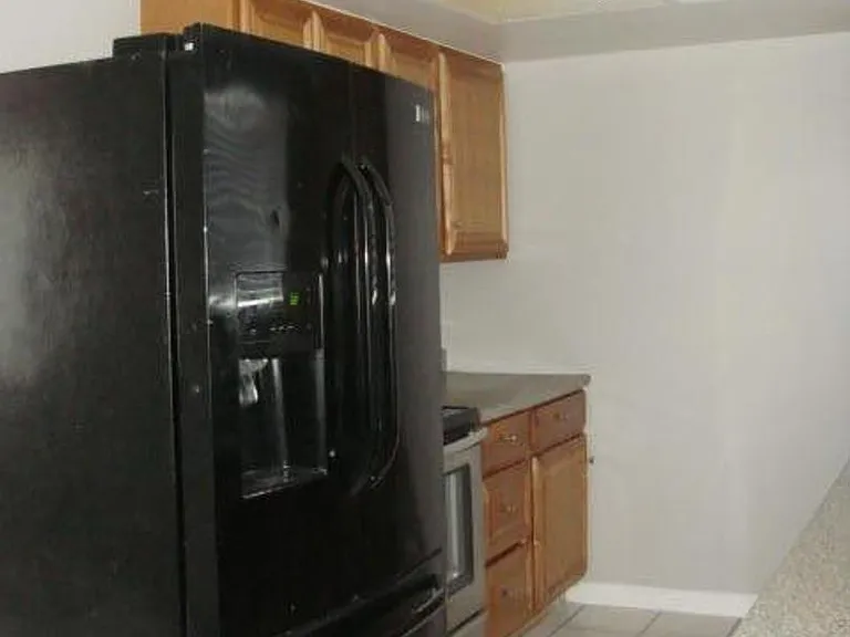 3315 W Loma Ln #4 — Photo 6