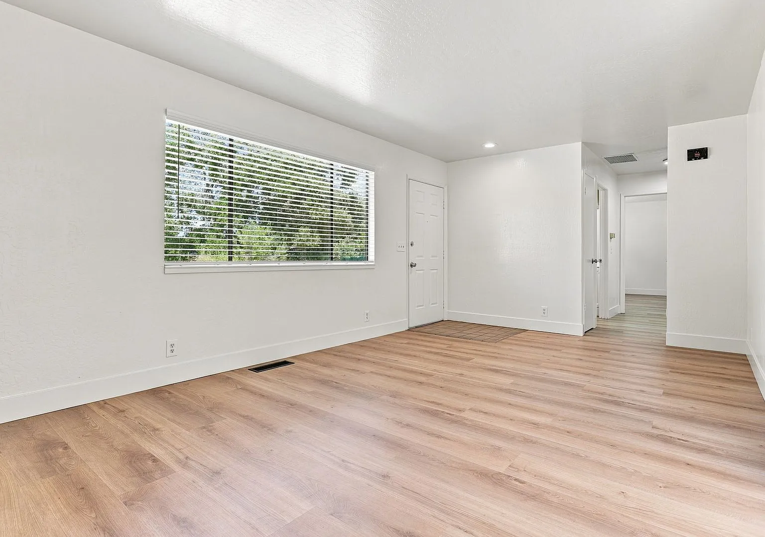 Updated Single Story Condominium — Photo 3