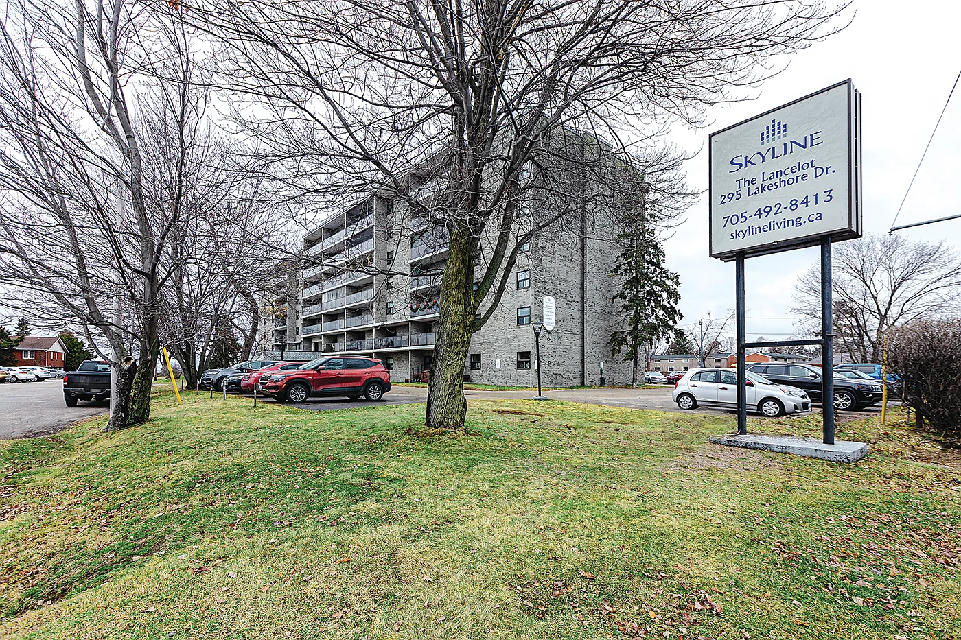 Lancelot Apartments — Photo 2