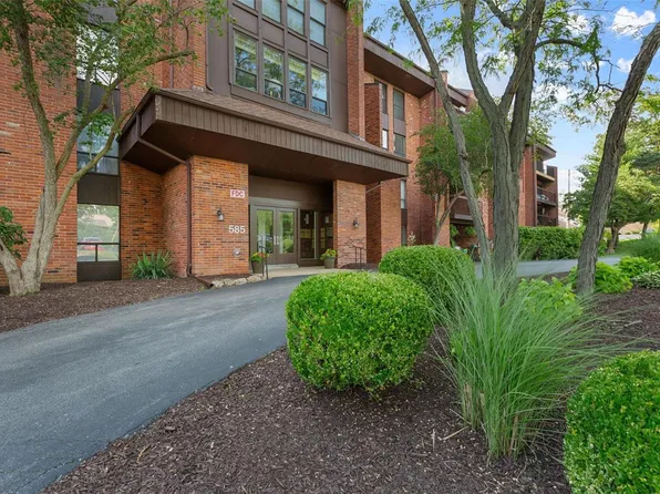 585 Coeur De Royale Dr APT 408, Saint Louis, MO 63141