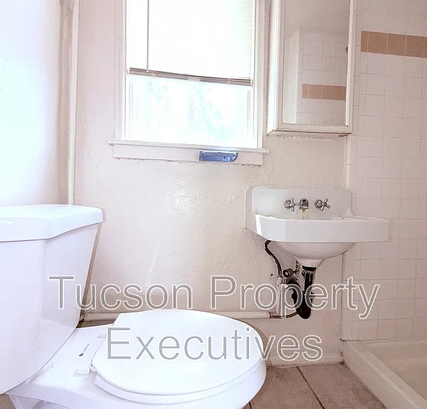 1233 E Mabel St #3 — Photo 7