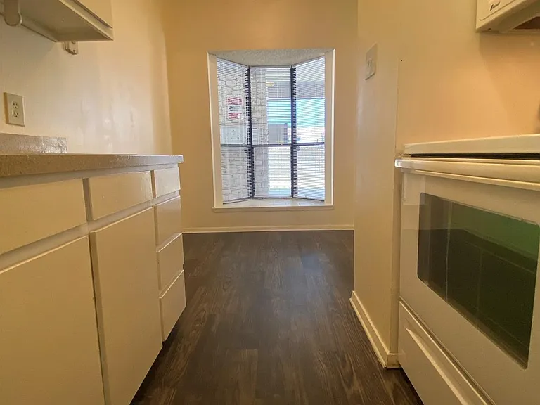 2604 Salado St #102 — Photo 5
