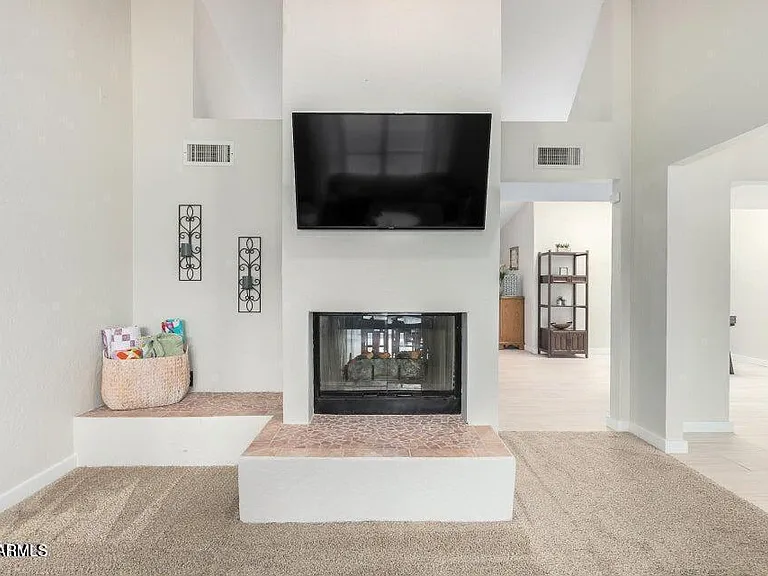 956 Castillo Dr E — Photo 9