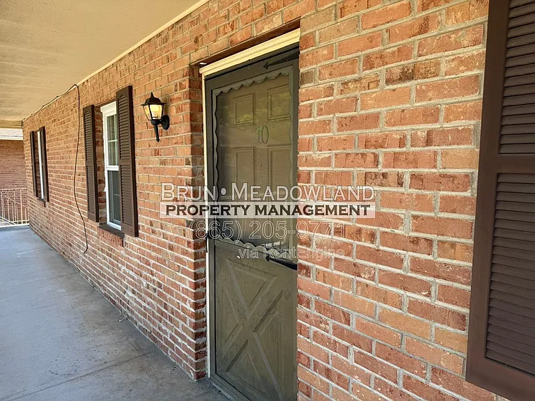 128 Lynnwood Dr #10 — Photo 2