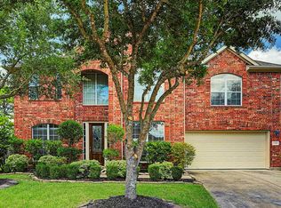 13501 Briar Rose Dr, Pearland, TX 77584