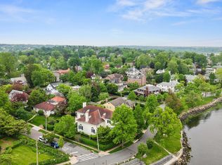 1008 Shore Rd, Flushing, NY 11363