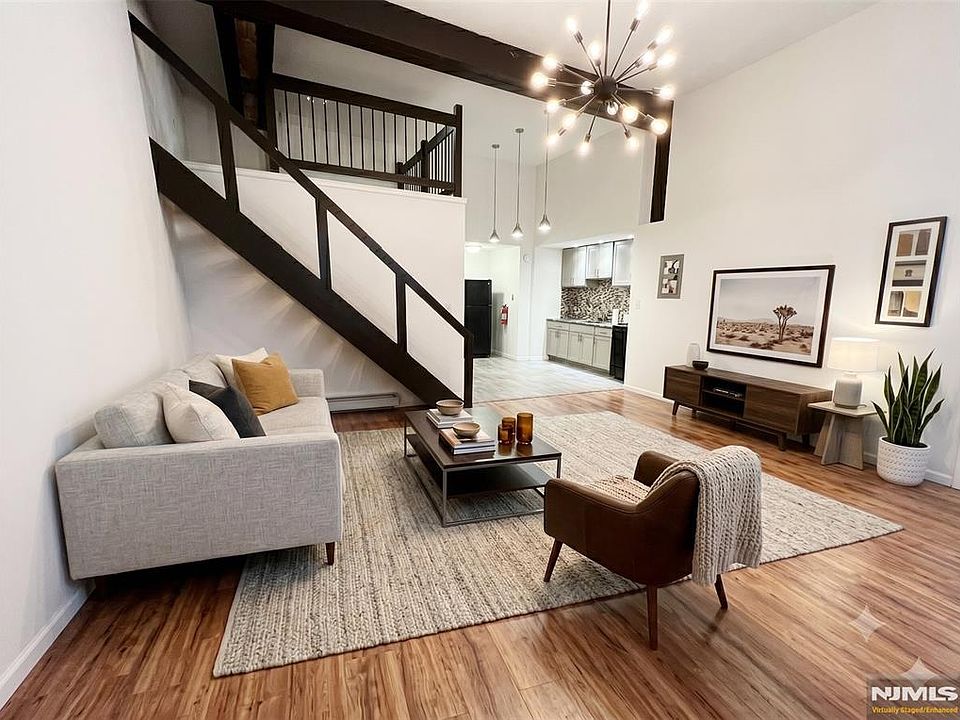 1st image of 51 Myrtle Ave